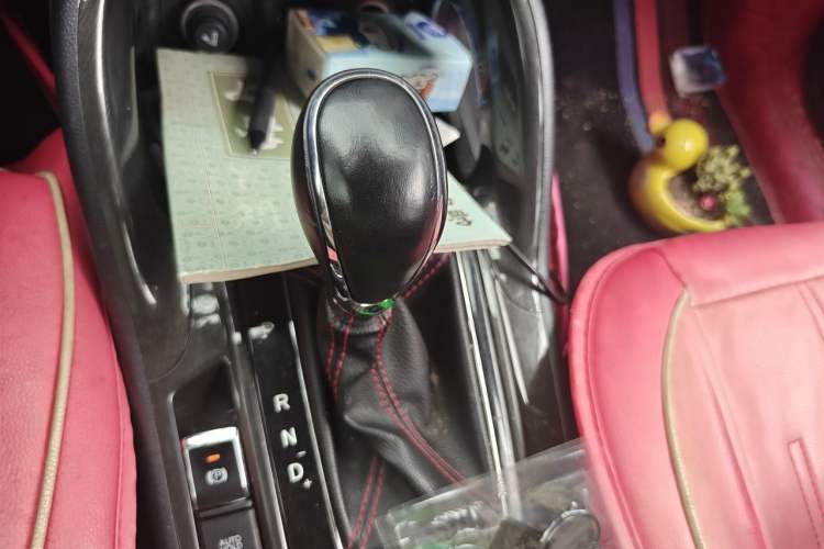 Used CHANGAN CS75 2017 Shangkui Edition 1.5T Automatic Fengyue Model Gear Lever