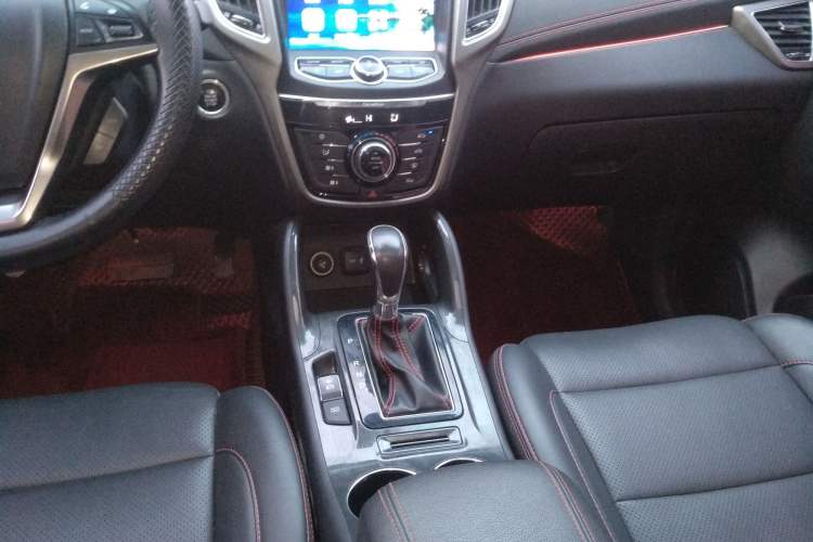 Used CHANGAN CS75 2017 Shangkui Edition 1.5T Automatic Fengyue Model Gear Lever