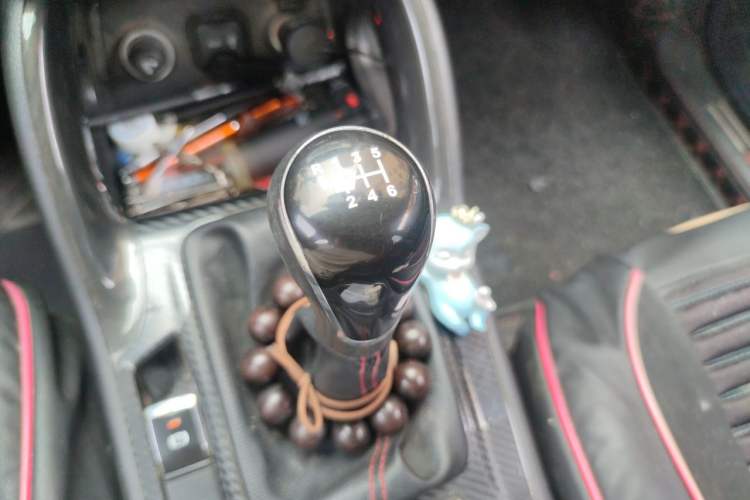 Used CHANGAN CS75 2017 Shangku Edition 1.5T Manual ZhiXiang Model Gear Lever