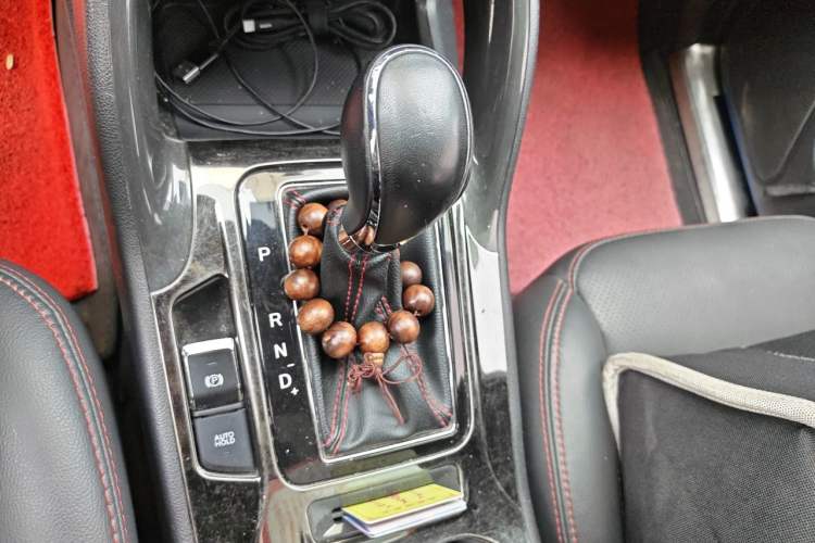 Used CHANGAN CS75 2017 Shangkui Edition 1.5T Automatic Fengxiang Model Gear Lever