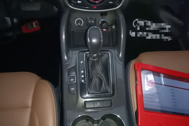 Used CHANGAN CS75 2017 Shangkui Edition 1.8T Automatic All-Wheel-Drive Elite Model Gear Lever
