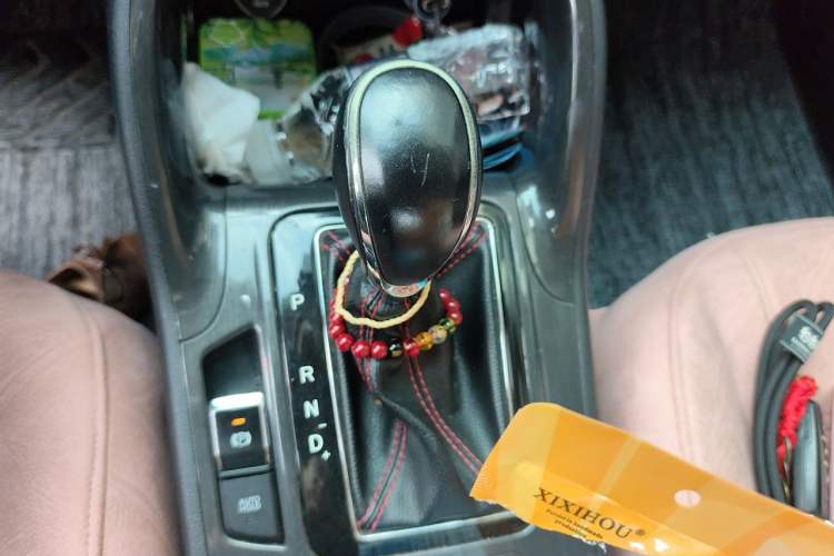 Used CHANGAN CS75 2017 Shangkui Edition 1.5T Automatic Fengyue Model Gear Lever
