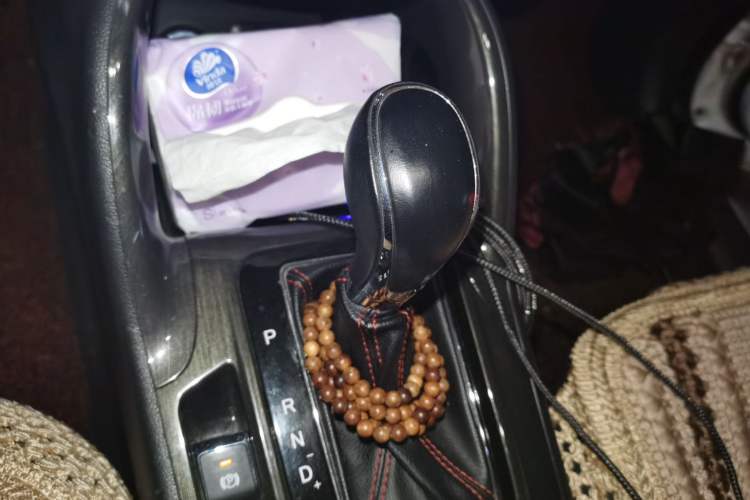Used CHANGAN CS75 2017 Shangkui Edition 1.5T Automatic Fengxiang Model Gear Lever