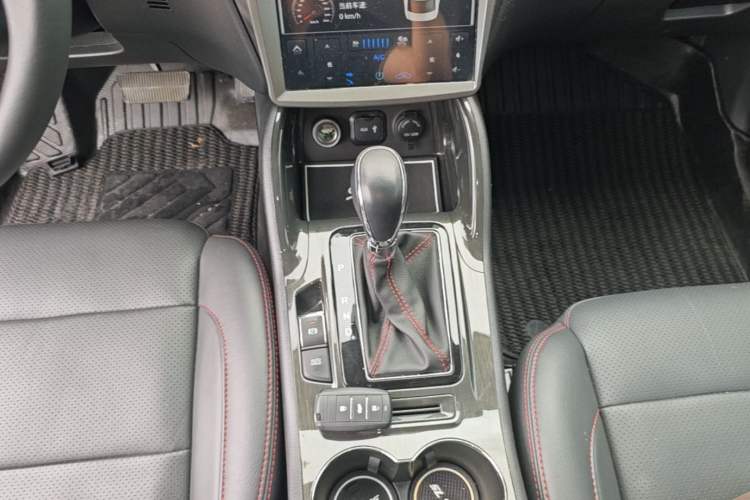 Used CHANGAN CS75 2017 Shangkui Edition 1.5T Automatic Fengxiang Model Gear Lever