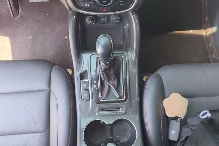 Used CHANGAN CS75 2017 Shangkui Edition 1.5T Automatic Fengyue Model Gear Lever