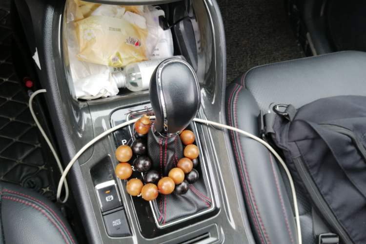 Used CHANGAN CS75 2017 Shangkui Edition 1.5T Automatic Fengxiang Model Gear Lever