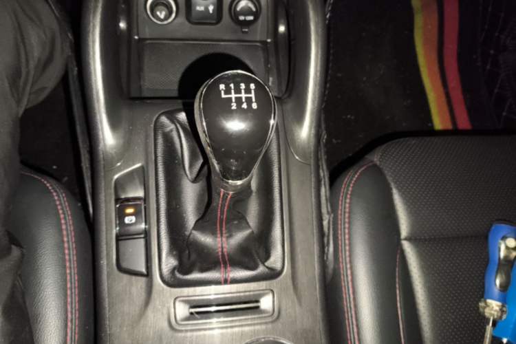 Used CHANGAN CS75 2017 Shangkui Edition 1.5T Manual Fengxiang Model Gear Lever