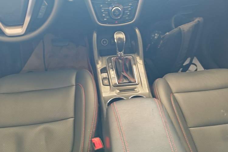 Used CHANGAN CS75 2017 Shangkui Edition 1.5T Automatic Fengyue Model Gear Lever