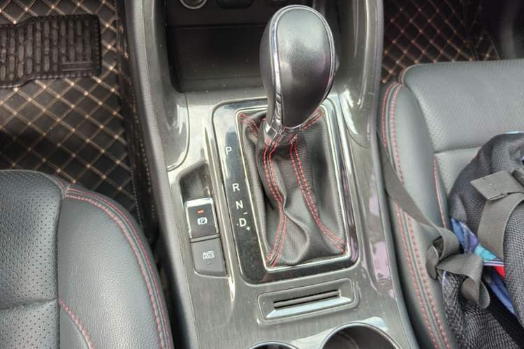Used CHANGAN CS75 2017 Shangkui Edition 1.5T Automatic Fengyue Model Gear Lever
