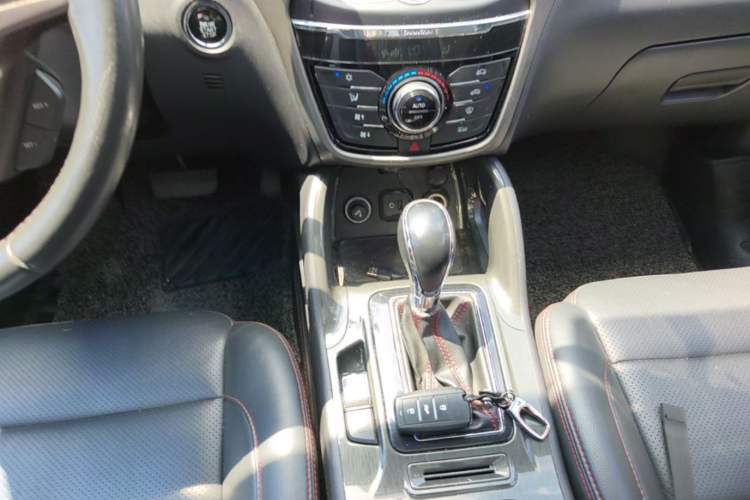 Used CHANGAN CS75 2017 Shangkui Edition 1.5T Automatic Fengxiang Model Gear Lever