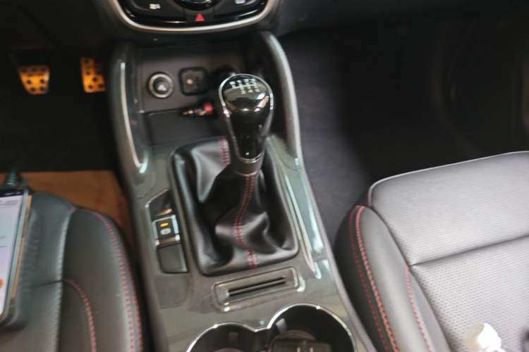 Used CHANGAN CS75 2017 Shangku Edition 1.5T Manual ZhiXiang Model Gear Lever