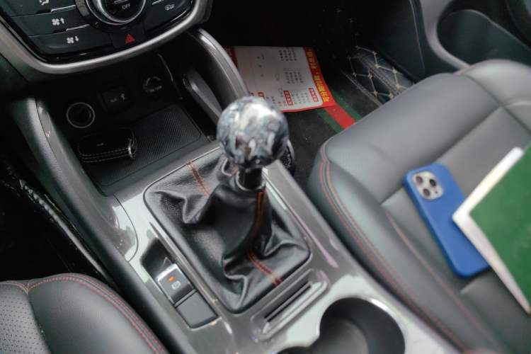 Used CHANGAN CS75 2017 Shangku Edition 1.5T Manual ZhiXiang Model Gear Lever