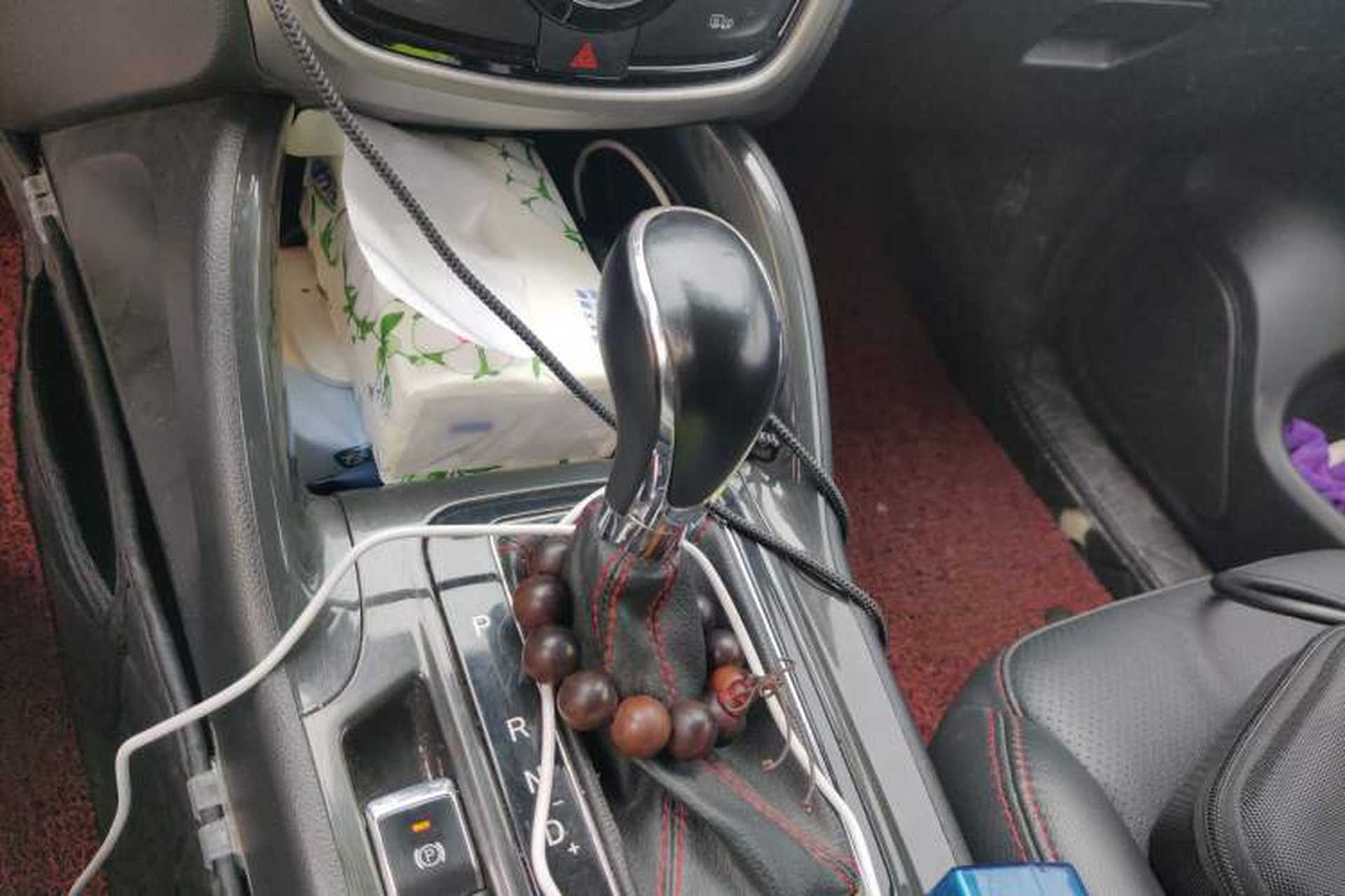 Used CHANGAN CS75 2017 Shangkui Edition 1.5T Automatic Fengyue Model Gear Lever