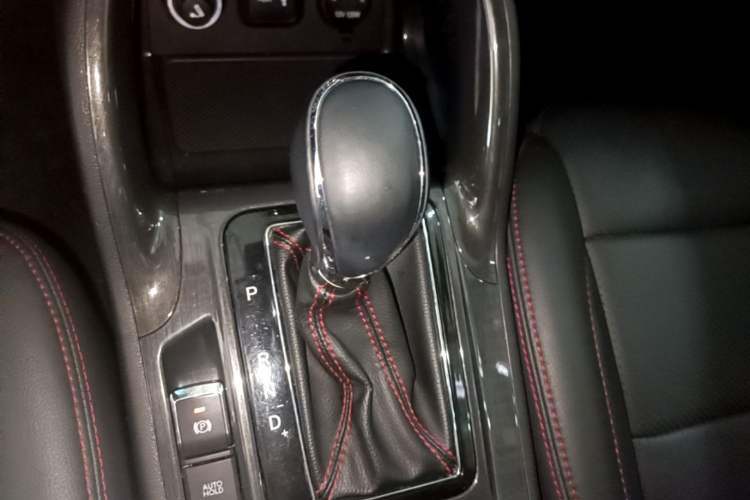 Used CHANGAN CS75 2017 Shangkui Edition 1.5T Automatic Fengxiang Model Gear Lever
