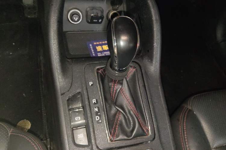Used CHANGAN CS75 2017 Shangkui Edition 1.5T Automatic Fengxiang Model Gear Lever