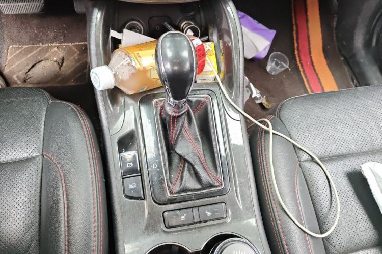 Used CHANGAN CS75 2017 Shangkui Edition 1.5T Automatic Sharp Model Gear Lever