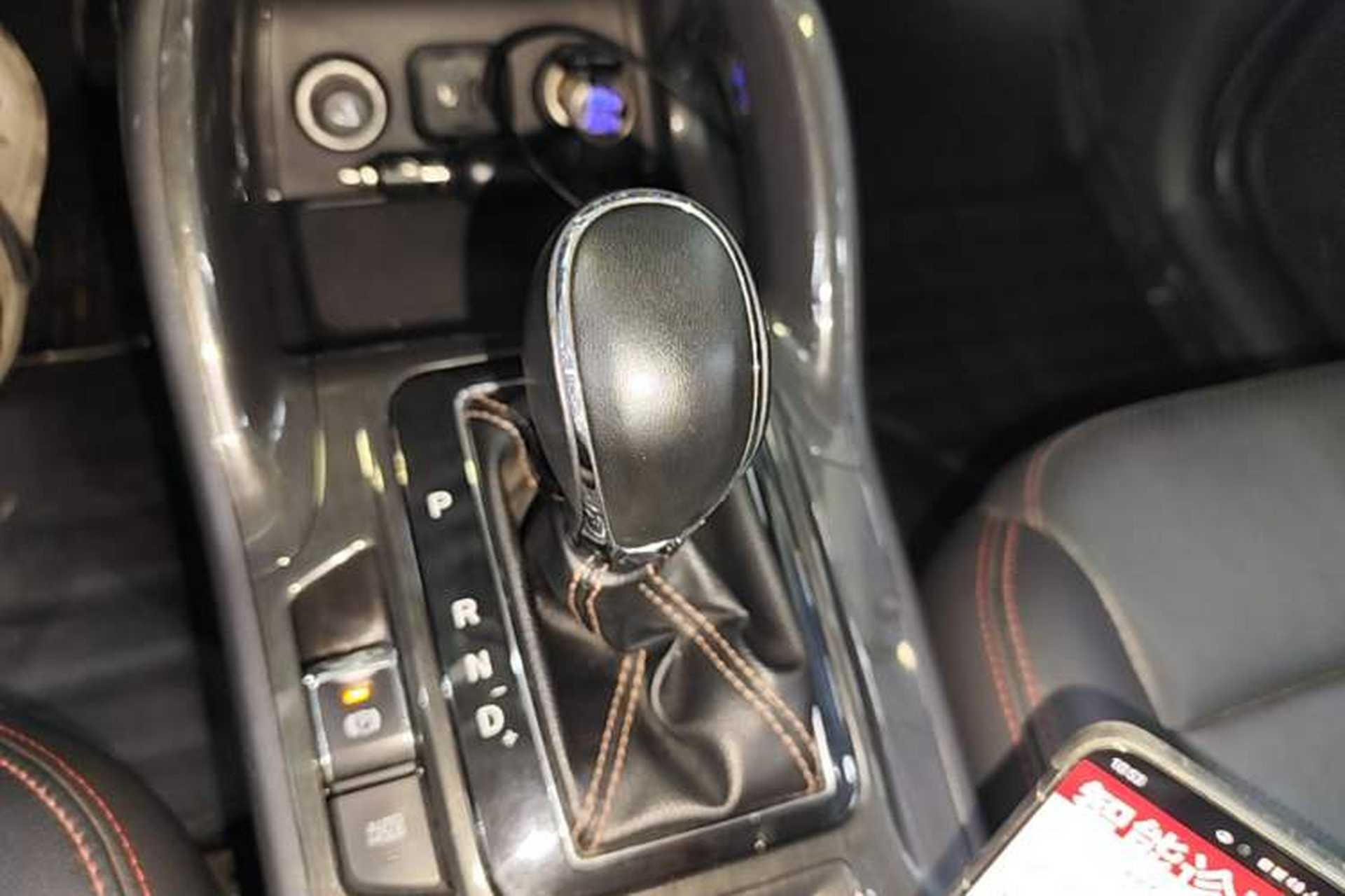 Used CHANGAN CS75 2017 Shangkui Edition 1.5T Automatic Fengxiang Model Gear Lever