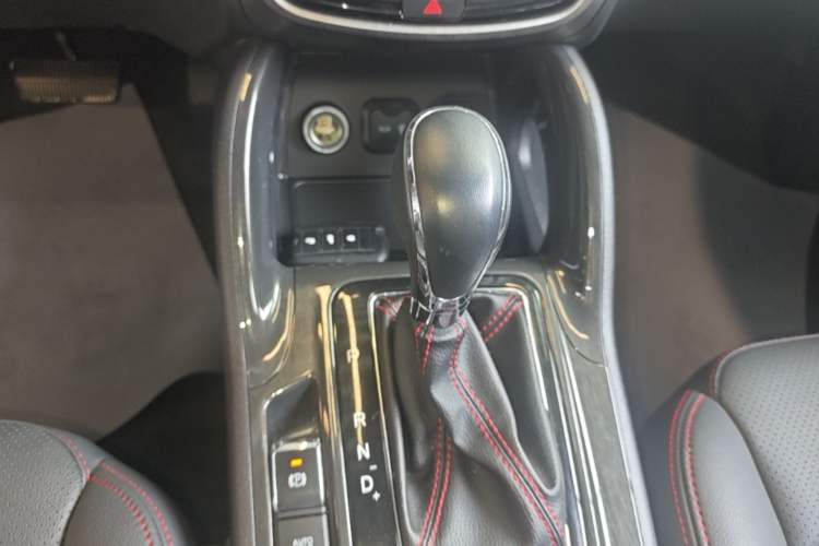 Used CHANGAN CS75 2017 Shangkui Edition 1.5T Automatic Sharp Model Gear Lever
