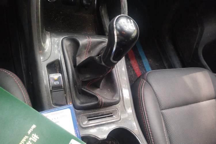 Used CHANGAN CS75 2017 Shangkui Edition 1.5T Manual Enjoyment Model Gear Lever