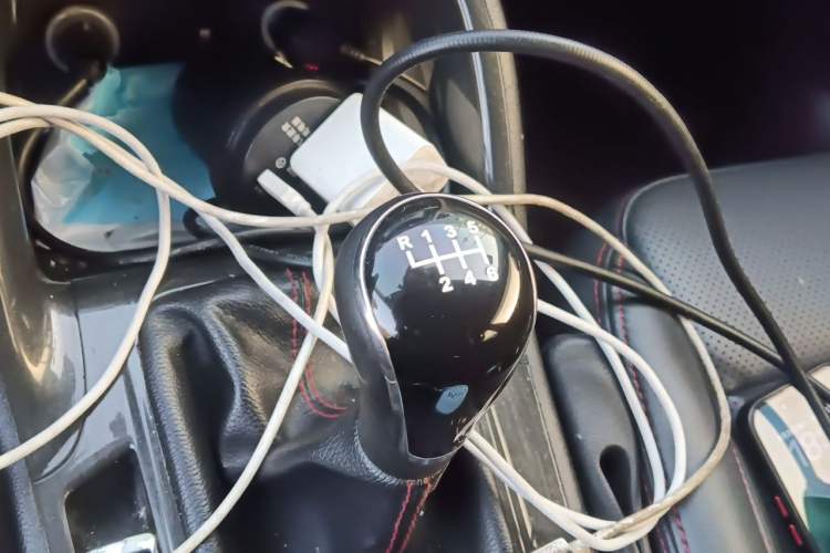 Used CHANGAN CS75 2017 Shangku Edition 1.5T Manual ZhiXiang Model Gear Lever