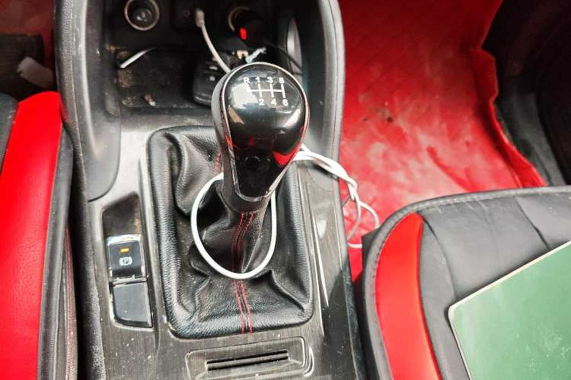 Used CHANGAN CS75 2017 Shangku Edition 1.5T Manual ZhiXiang Model Gear Lever