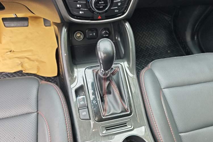 Used CHANGAN CS75 2017 Shangkui Edition 1.5T Automatic Fengyue Model Gear Lever