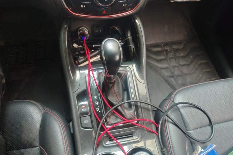 Used CHANGAN CS75 2017 Shangkui Edition 1.5T Automatic Fengxiang Model Gear Lever
