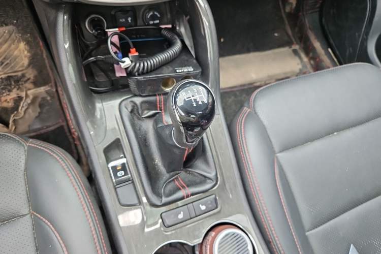 Used CHANGAN CS75 2017 Shangkui Edition 1.5T Manual Luxury Model Gear Lever