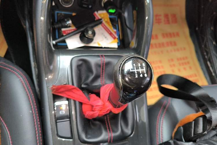Used CHANGAN CS75 2017 Shangku Edition 1.5T Manual ZhiXiang Model Gear Lever
