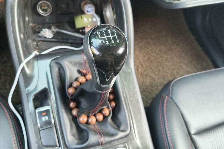 Used CHANGAN CS75 2017 Shangku Edition 1.5T Manual ZhiXiang Model Gear Lever