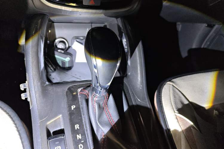 Used CHANGAN CS75 2017 Shangkui Edition 1.5T Automatic Sharp Model Gear Lever