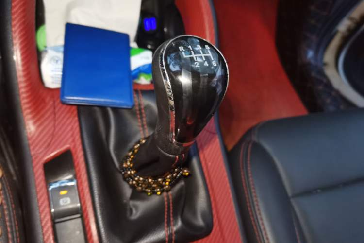 Used CHANGAN CS75 2017 Shangku Edition 1.5T Manual ZhiXiang Model Gear Lever