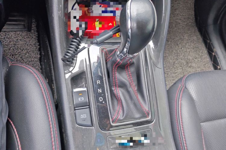 Used CHANGAN CS75 2017 Shangkui Edition 1.5T Automatic Fengxiang Model Gear Lever