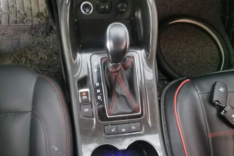 Used CHANGAN CS75 2017 Shangkui Edition 1.5T Automatic Fengyu Model Gear Lever
