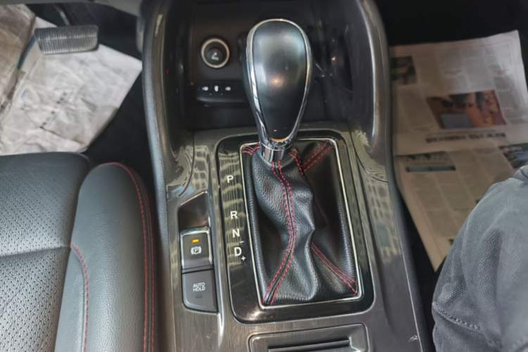 Used CHANGAN CS75 2017 Shangkui Edition 1.5T Automatic Fengyue Model Gear Lever