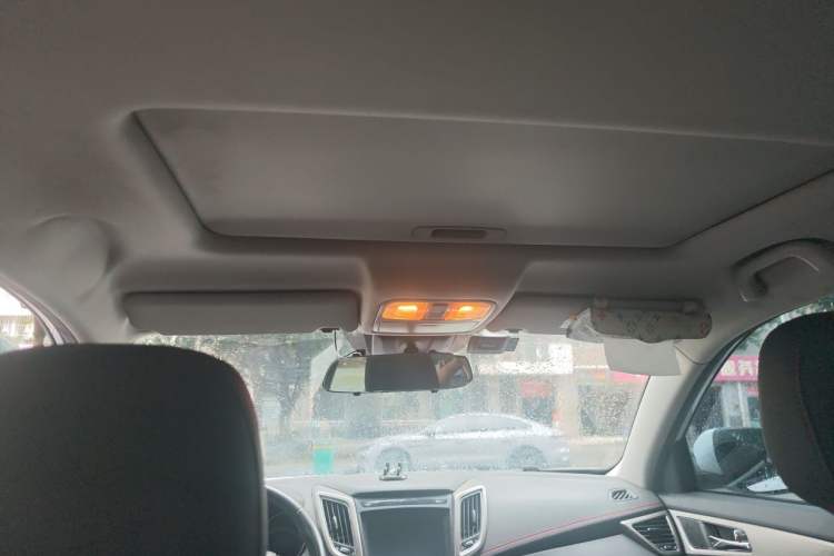 Used CHANGAN CS75 2017 Shangkui Edition 1.5T Automatic Fengyue Model Headliner