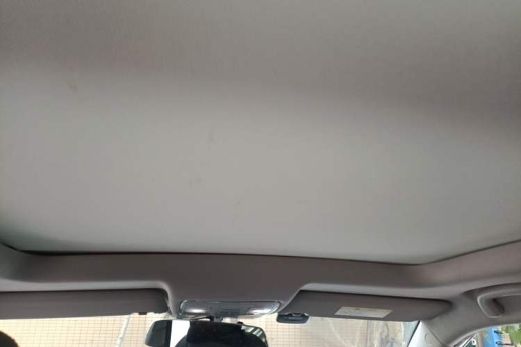Used CHANGAN CS75 2017 Shangkui Edition 1.5T Automatic Fengxiang Model Headliner