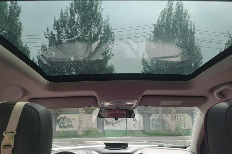 Used CHANGAN CS75 2017 Shangkui Edition 1.5T Automatic Fengling Model Headliner