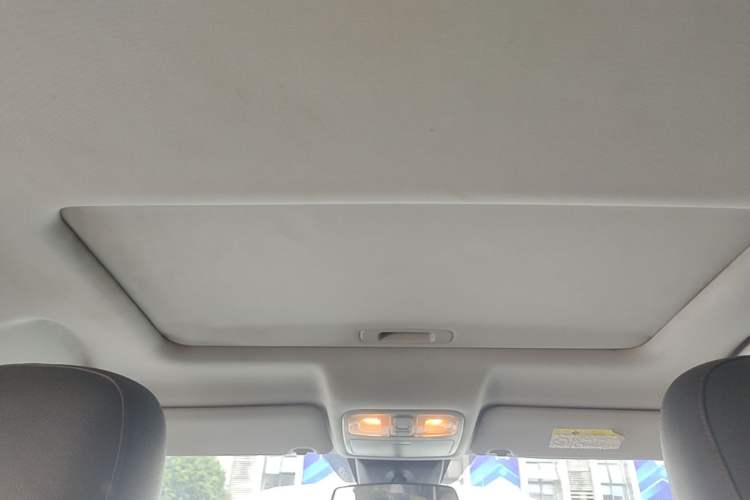 Used CHANGAN CS75 2017 Shangkui Edition 1.5T Automatic Fengyue Model Headliner