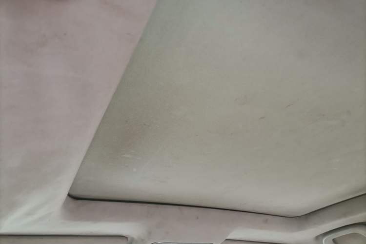 Used CHANGAN CS75 2017 Shangkui Edition 1.5T Automatic Fengxiang Model Headliner