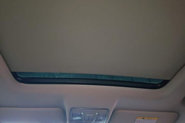Used CHANGAN CS75 2017 Shangku Edition 1.5T Manual ZhiXiang Model Headliner