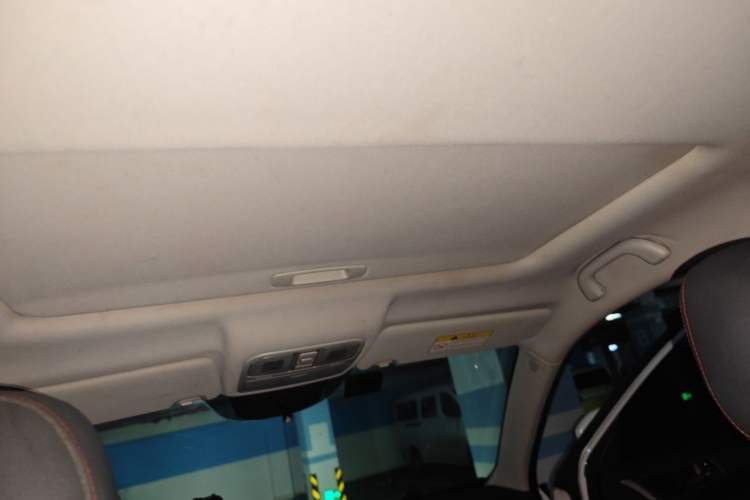 Used CHANGAN CS75 2017 Shangkui Edition 1.5T Manual Fengxiang Model Headliner