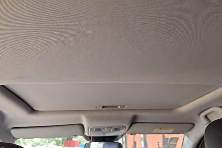 Used CHANGAN CS75 2017 Shangkui Edition 1.5T Automatic Fengyue Model Headliner