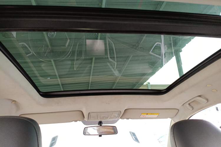 Used CHANGAN CS75 2017 Shangkui Edition 1.5T Automatic Fengxiang Model Headliner