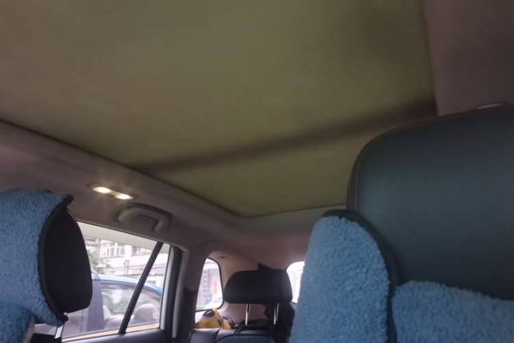 Used CHANGAN CS75 2017 Shangkui Edition 1.5T Automatic Fengxiang Model Headliner