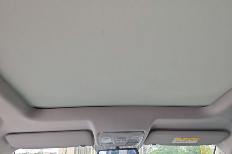 Used CHANGAN CS75 2017 Shangkui Edition 1.5T Automatic Fengxiang Model Headliner