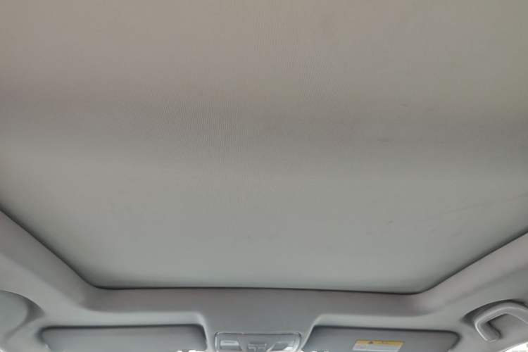 Used CHANGAN CS75 2017 Shangkui Edition 1.5T Automatic Fengxiang Model Headliner