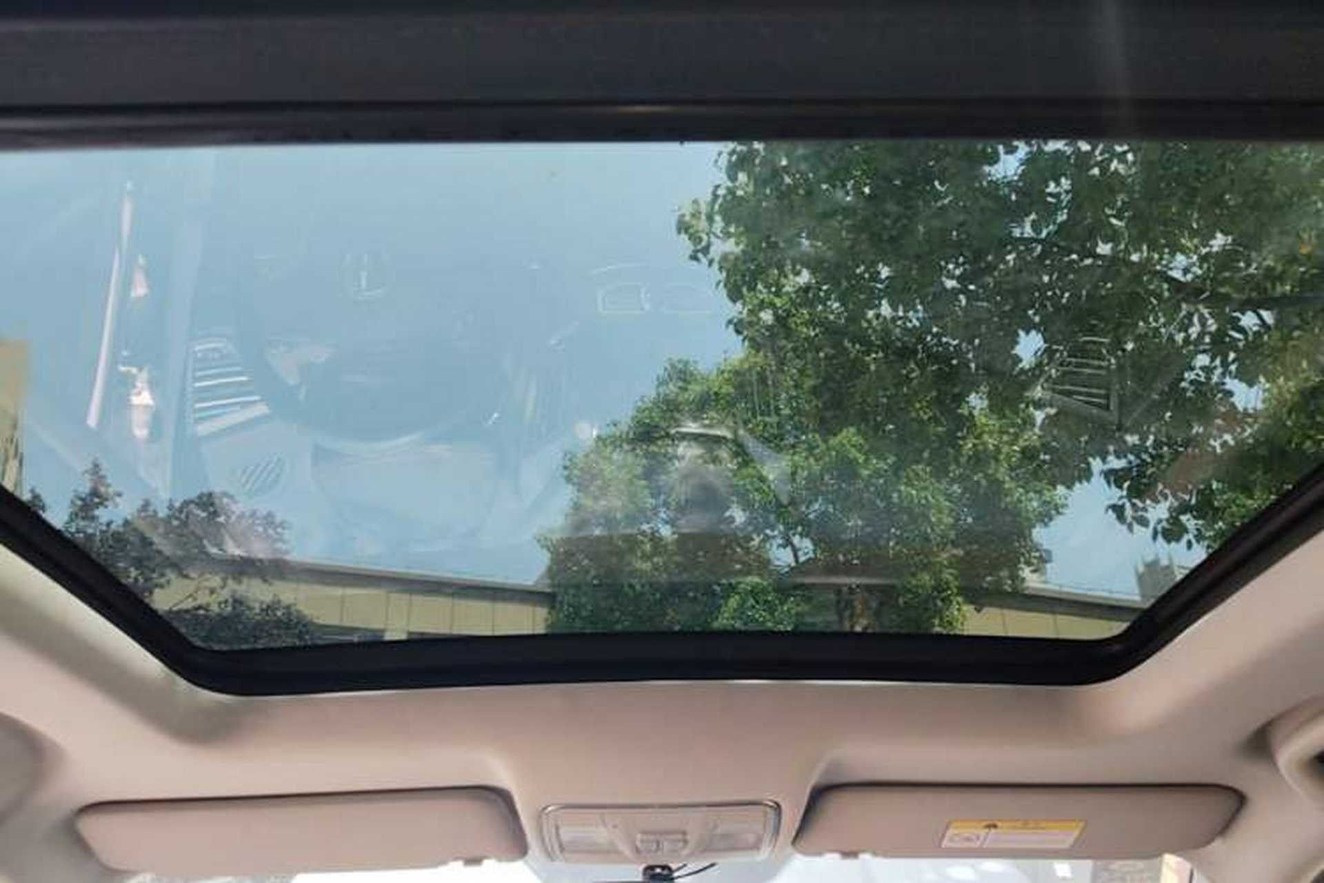 Used CHANGAN CS75 2017 Shangkui Edition 1.5T Automatic Fengxiang Model Headliner