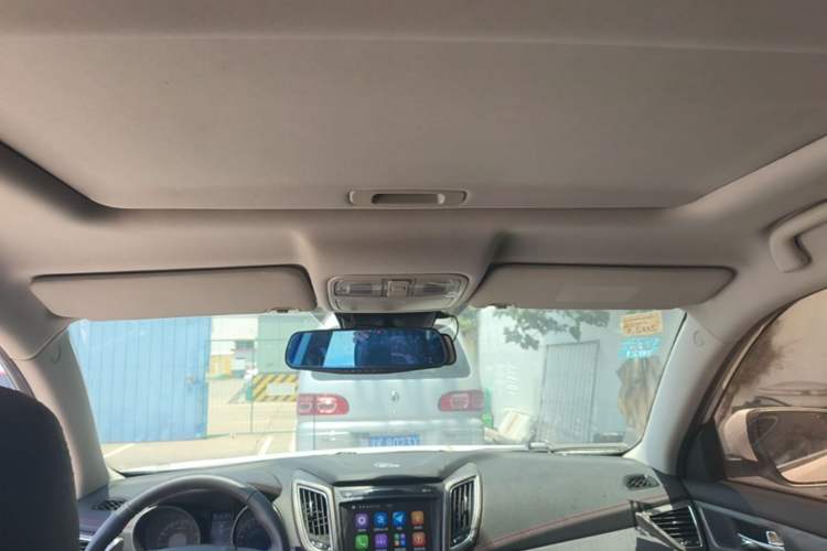 Used CHANGAN CS75 2017 Shangkui Edition 1.5T Automatic Fengyue Model Headliner