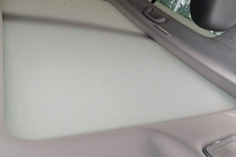Used CHANGAN CS75 2017 Shangkui Edition 1.5T Automatic Fengxiang Model Headliner